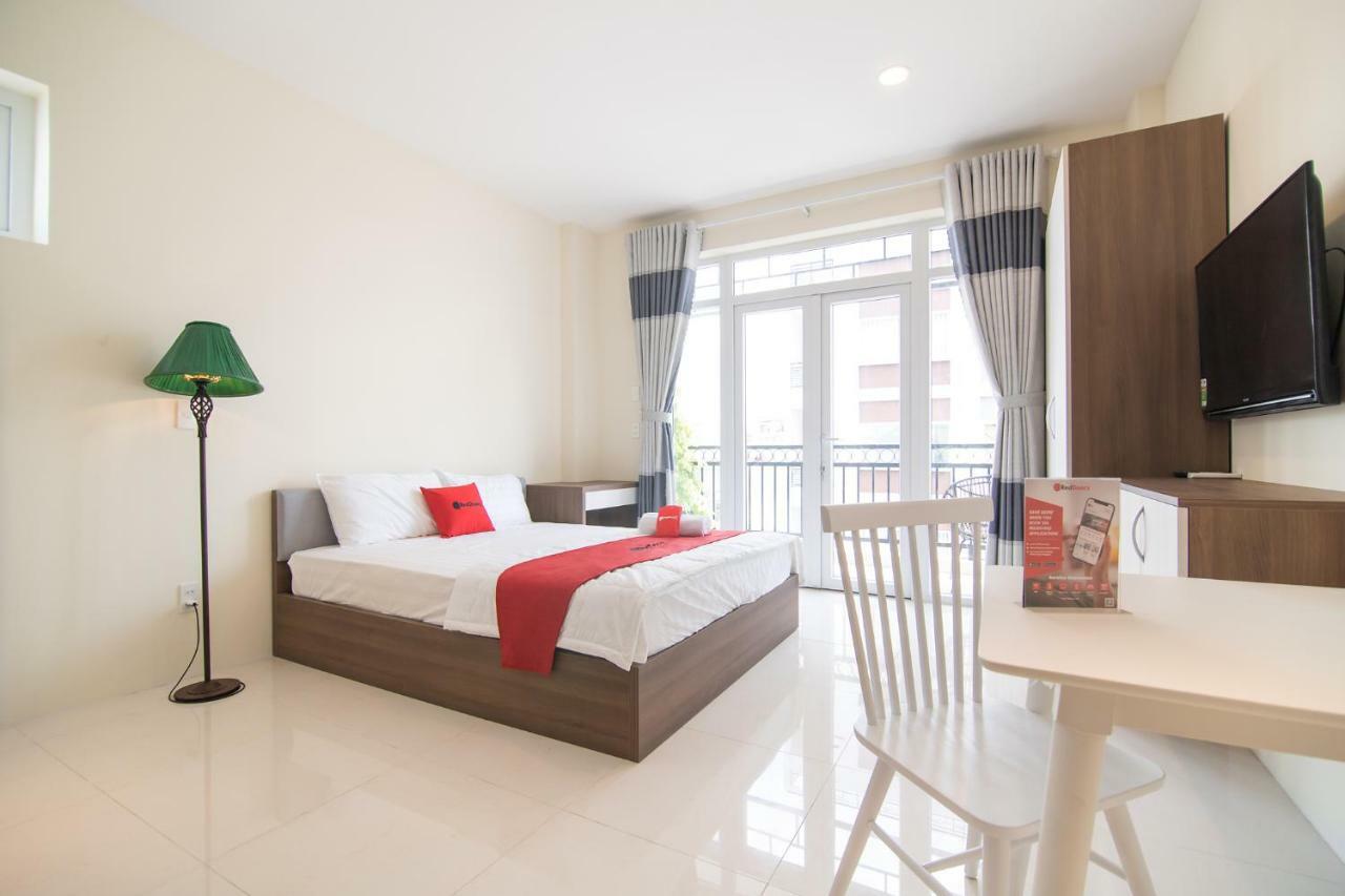 Готель Reddoorz Near Xo Viet Nghe Tinh Street Хошимін Екстер'єр фото