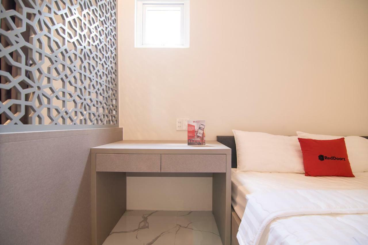 Готель Reddoorz Near Xo Viet Nghe Tinh Street Хошимін Екстер'єр фото