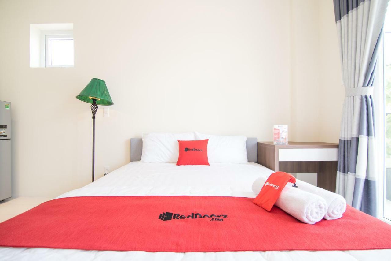 Готель Reddoorz Near Xo Viet Nghe Tinh Street Хошимін Екстер'єр фото